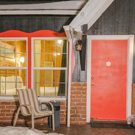 Arrowhead Tree Top Lodge レイク・アローヘッド エクステリア 写真