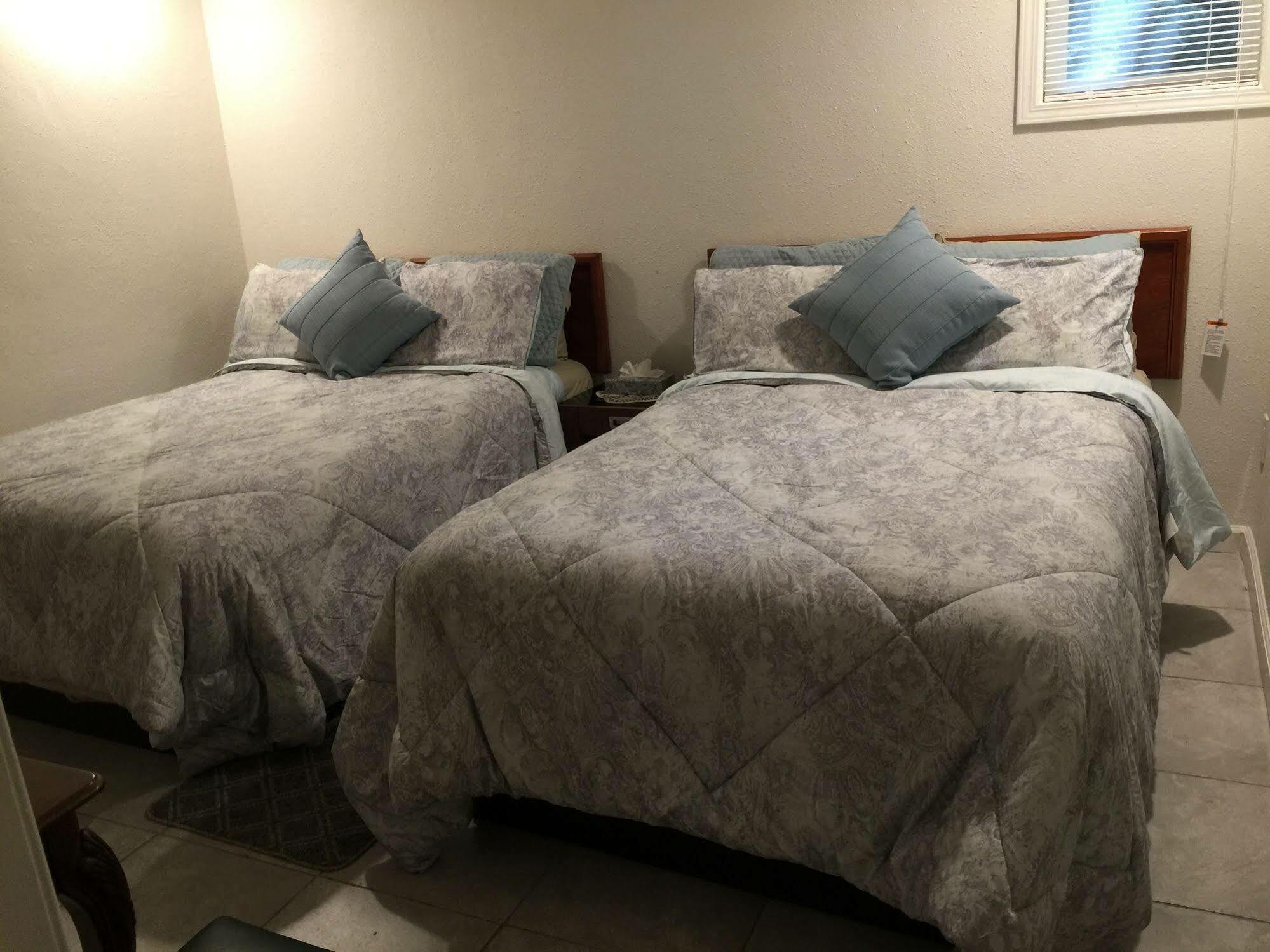 Arrowhead Tree Top Lodge レイク・アローヘッド エクステリア 写真