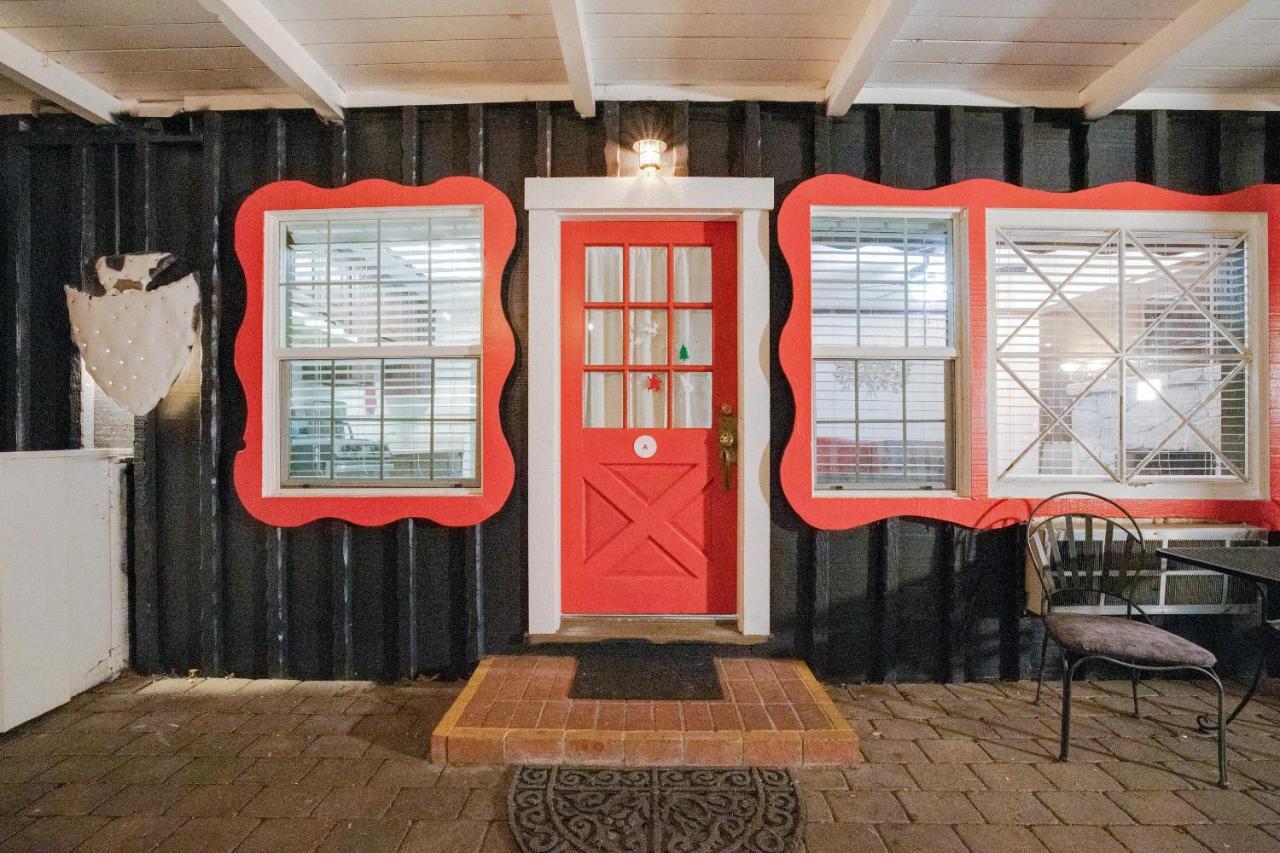 Arrowhead Tree Top Lodge レイク・アローヘッド エクステリア 写真