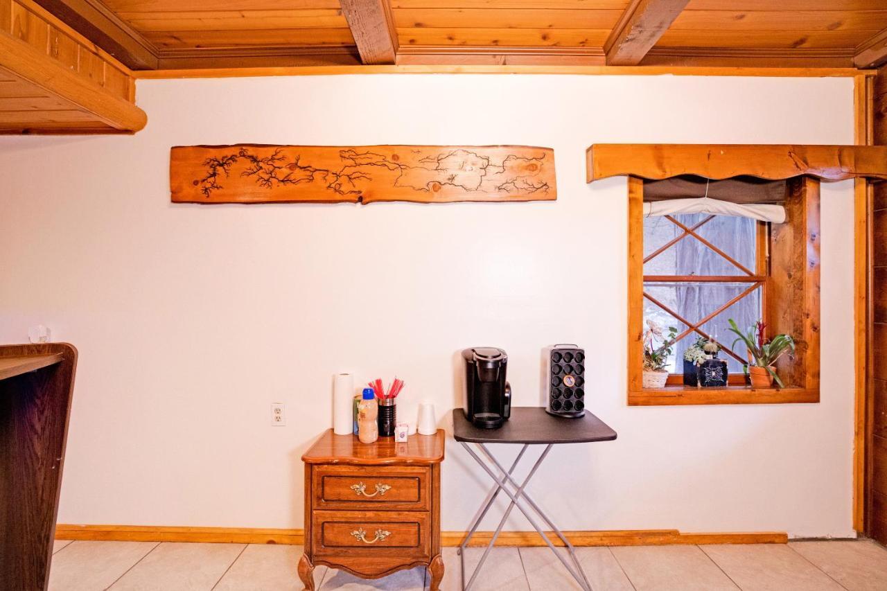 Arrowhead Tree Top Lodge レイク・アローヘッド エクステリア 写真