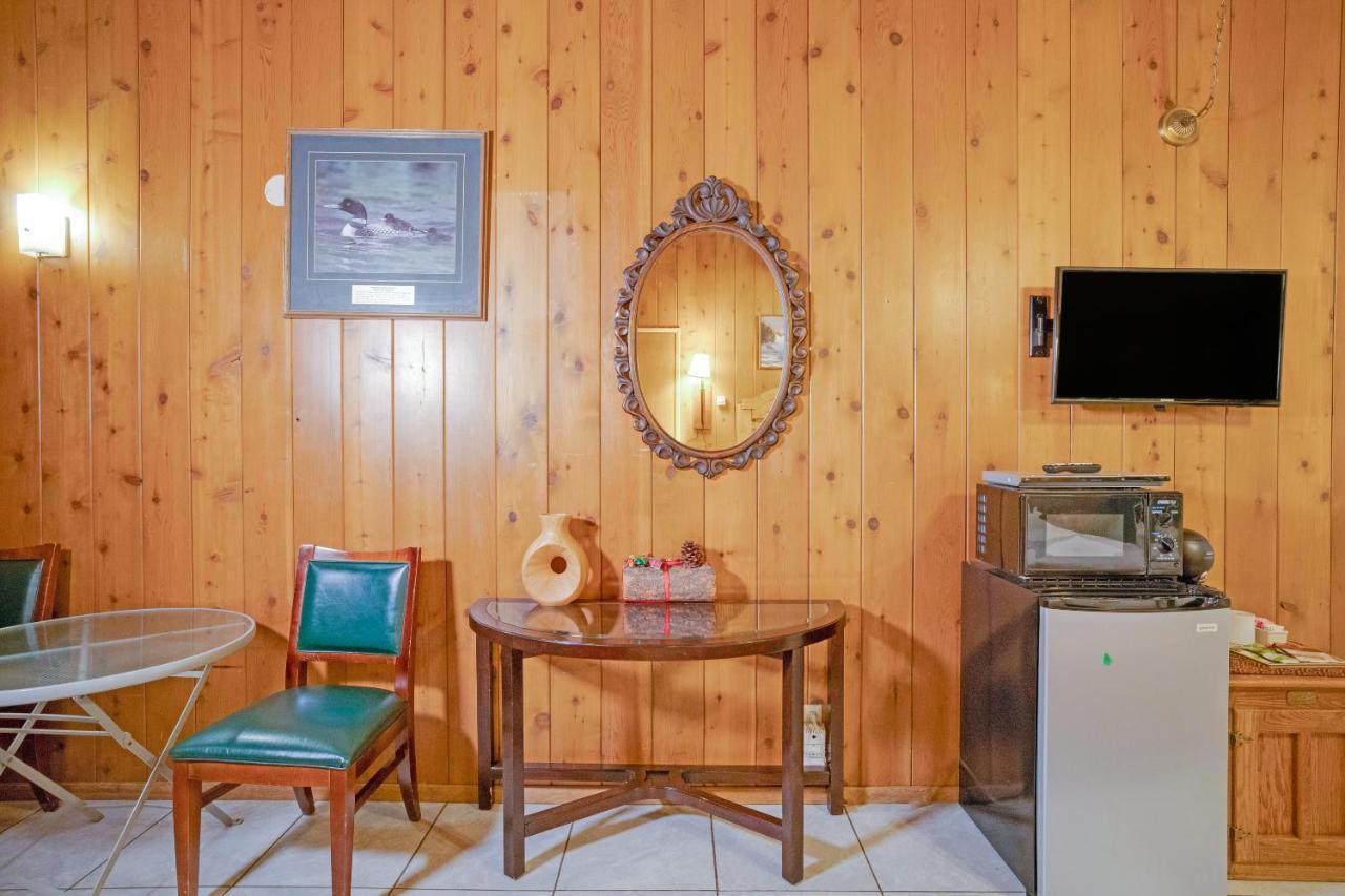 Arrowhead Tree Top Lodge レイク・アローヘッド エクステリア 写真