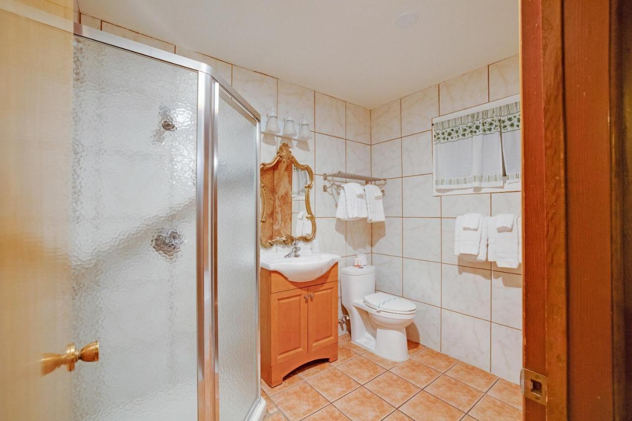 Arrowhead Tree Top Lodge レイク・アローヘッド エクステリア 写真