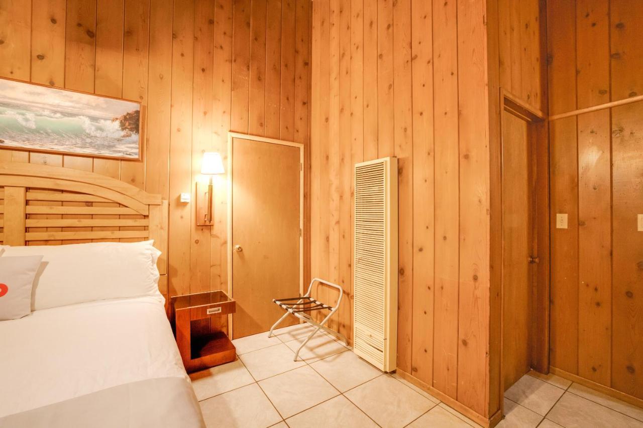 Arrowhead Tree Top Lodge レイク・アローヘッド エクステリア 写真