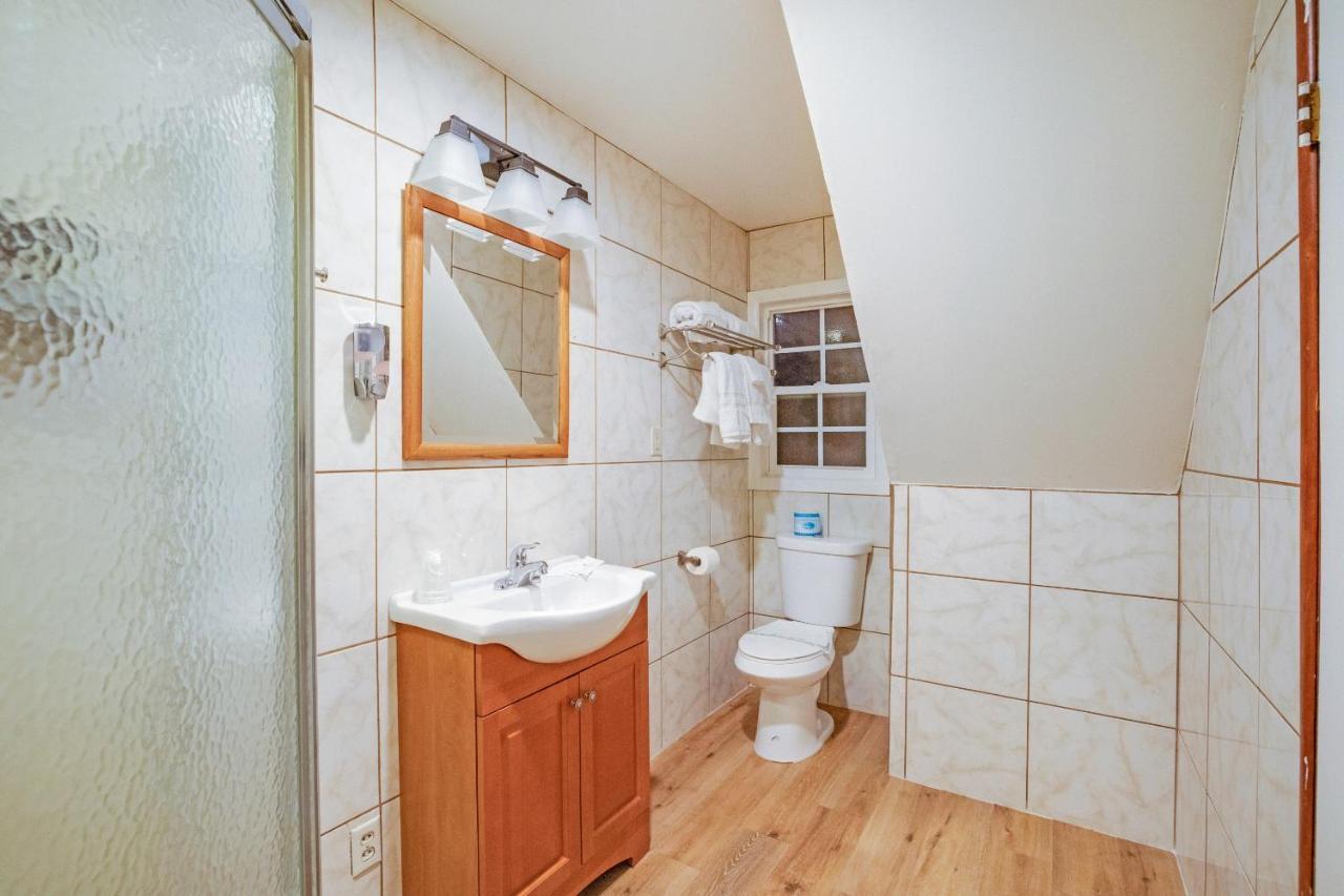 Arrowhead Tree Top Lodge レイク・アローヘッド エクステリア 写真