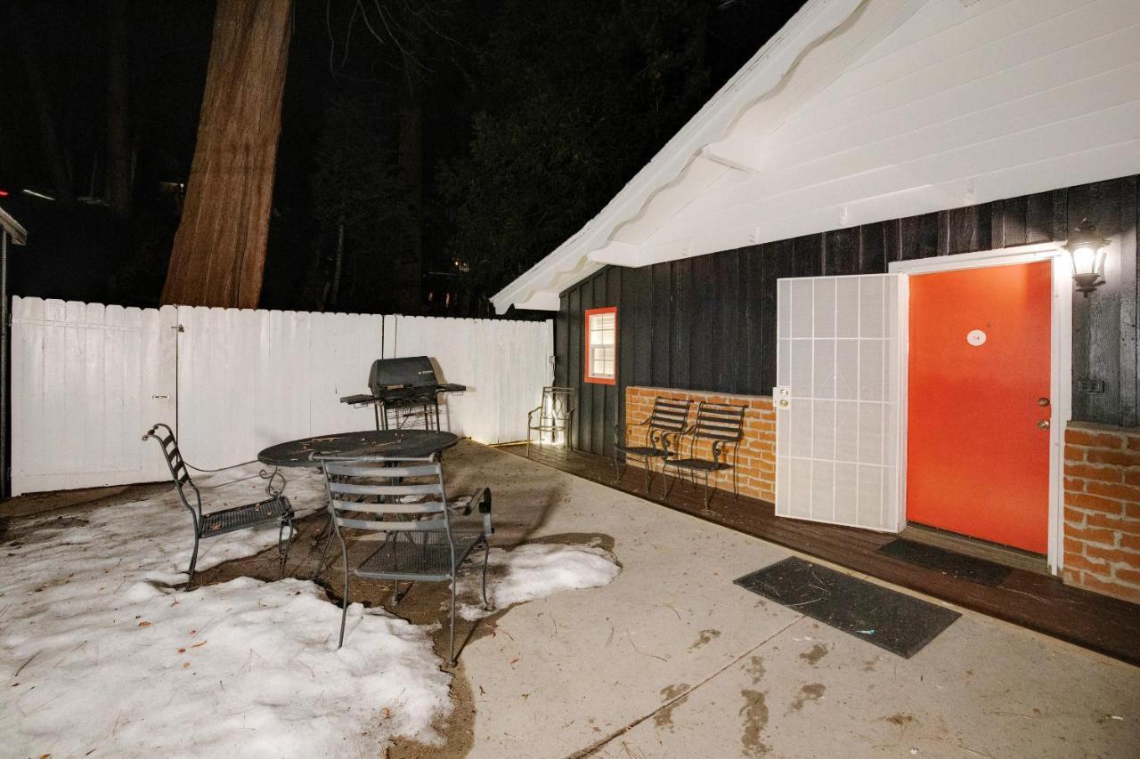 Arrowhead Tree Top Lodge レイク・アローヘッド エクステリア 写真