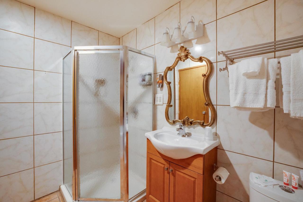 Arrowhead Tree Top Lodge レイク・アローヘッド エクステリア 写真