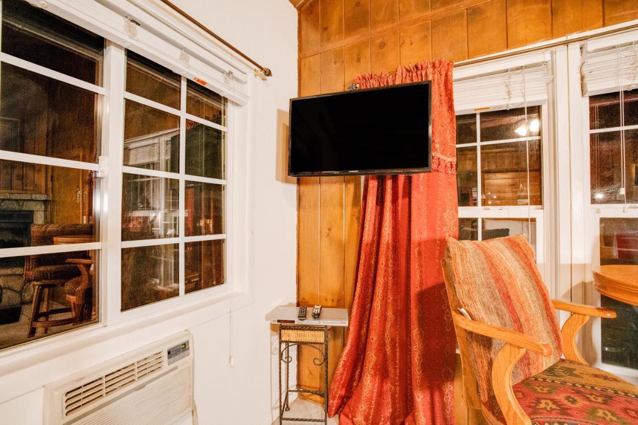 Arrowhead Tree Top Lodge レイク・アローヘッド エクステリア 写真