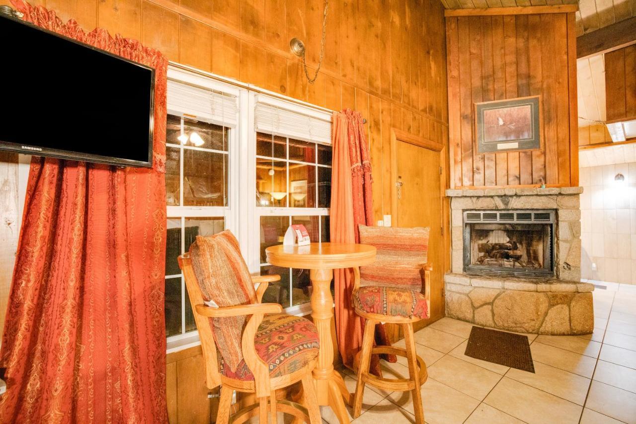 Arrowhead Tree Top Lodge レイク・アローヘッド エクステリア 写真
