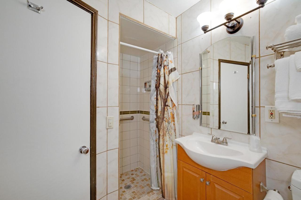 Arrowhead Tree Top Lodge レイク・アローヘッド エクステリア 写真