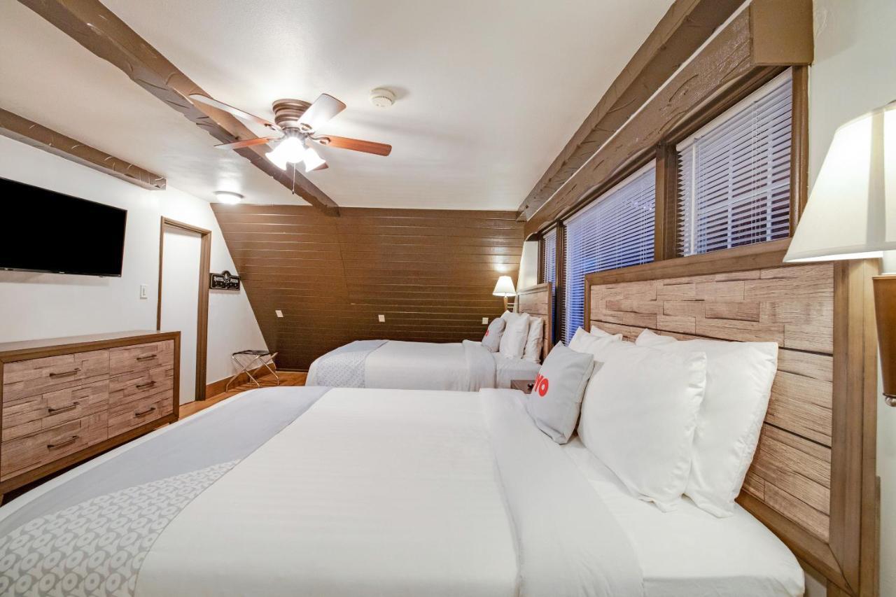 Arrowhead Tree Top Lodge レイク・アローヘッド エクステリア 写真